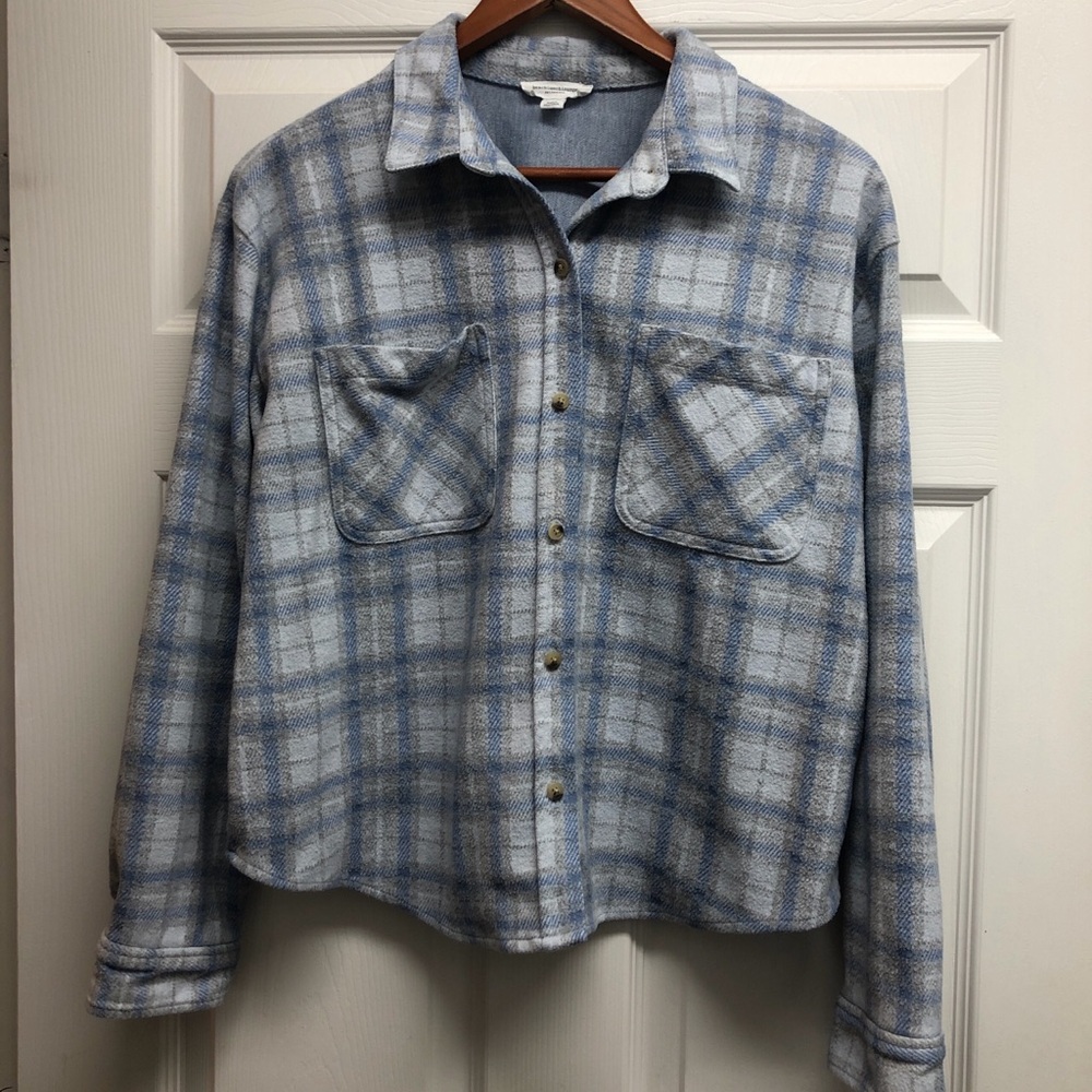 beachlunchlounge Large Light Blue Plaid Button-Down Shirt Jacket
